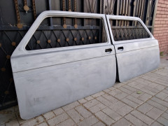 Дверь боковая правая стеклопластиковая на B@3 21218 "Фора"